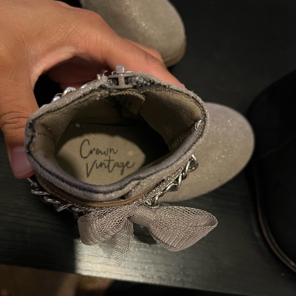 Girls boots 2pair black / tan - Picture 9 of 9